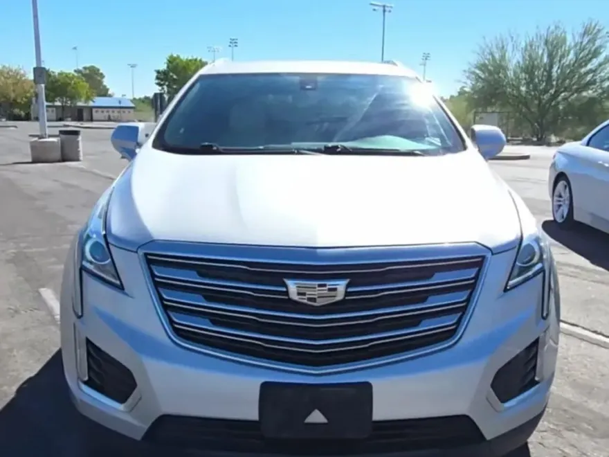 2017 Cadillac XT5 Sport photo 1