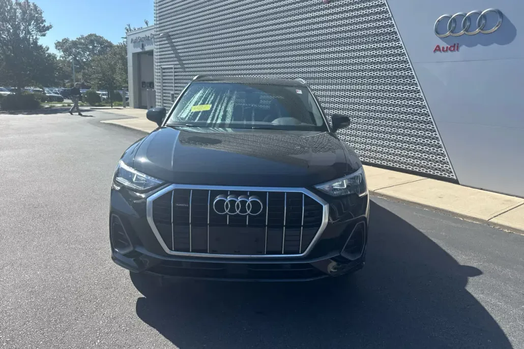 2021 Audi Q3 S line Premium photo 1