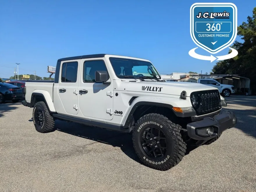 2024 Jeep Gladiator Willys photo 1