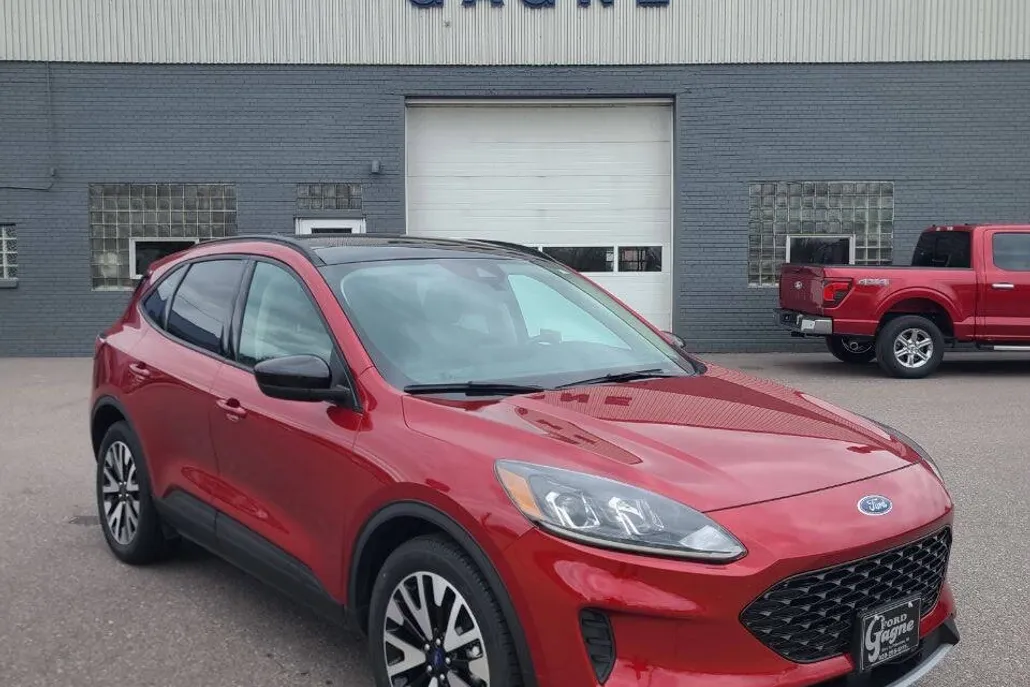 2020 Ford Escape Hybrid SE Sport photo 1