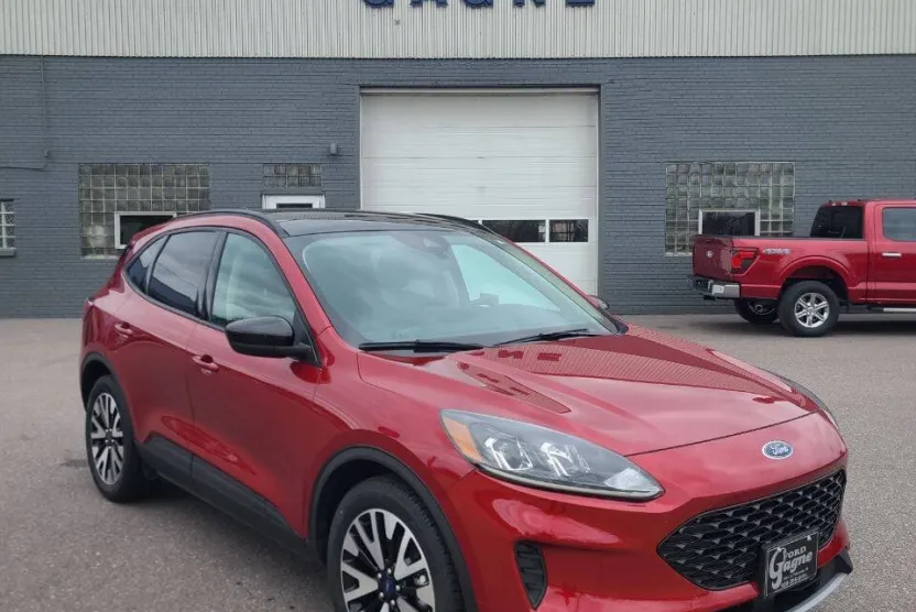 2020 Ford Escape Hybrid SE Sport photo 1
