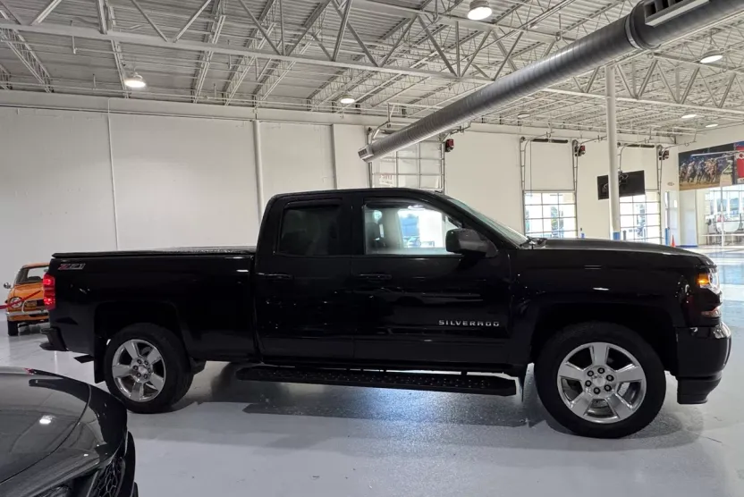 2016 Chevrolet Silverado 1500 photo 1