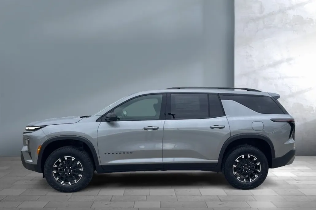 2026 Chevrolet Traverse Z71 photo 1