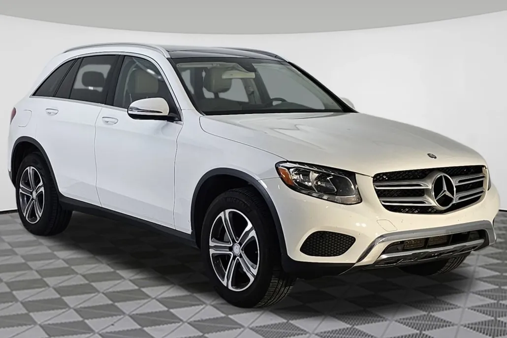 2017 Mercedes Benz GLC 300 photo 1