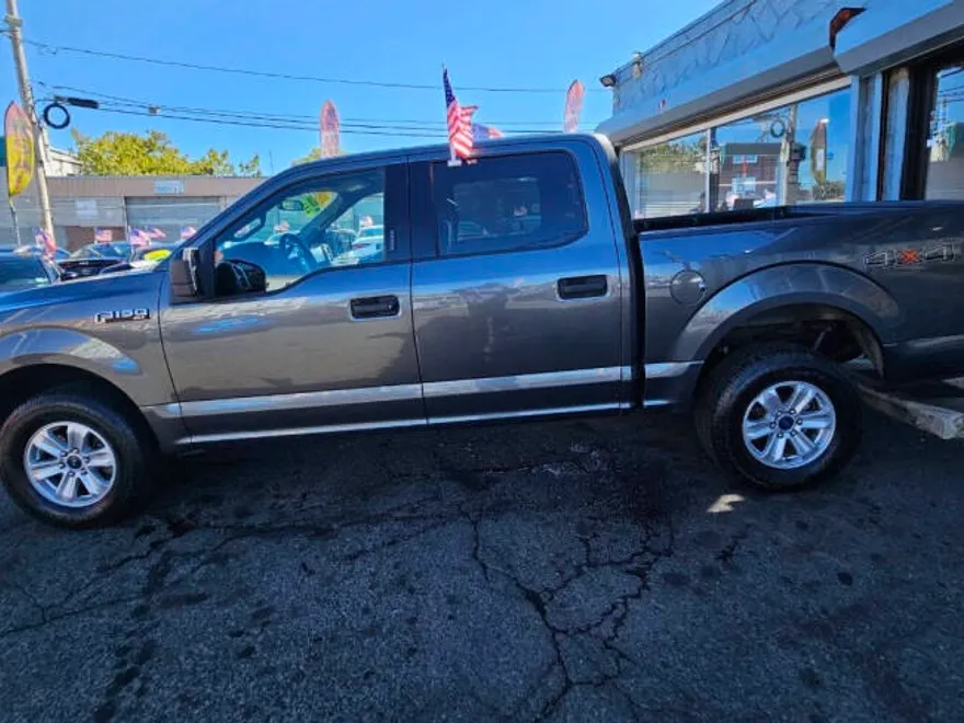 2020 Ford F-150 XLT photo 1