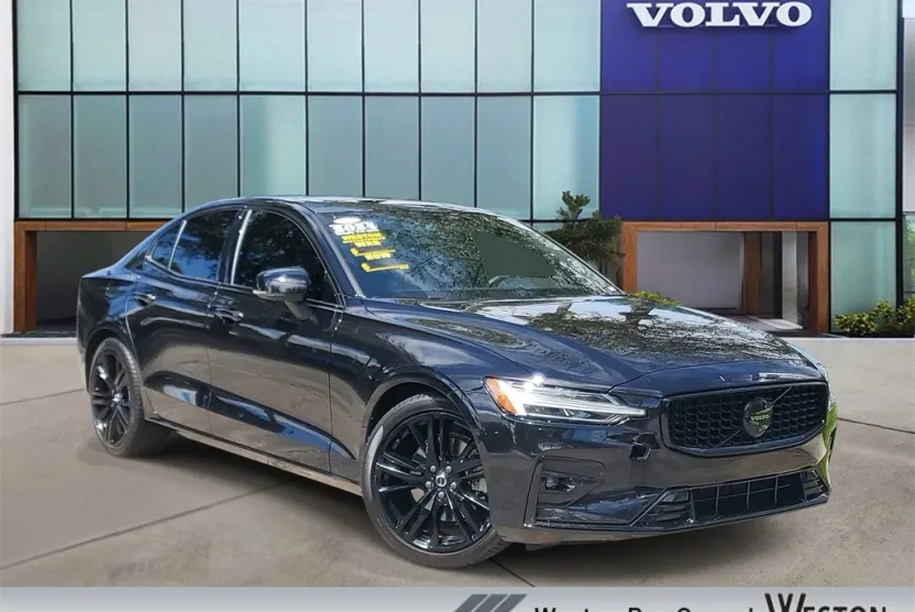 2024 Volvo S60 B5 Plus Black Edition photo 1