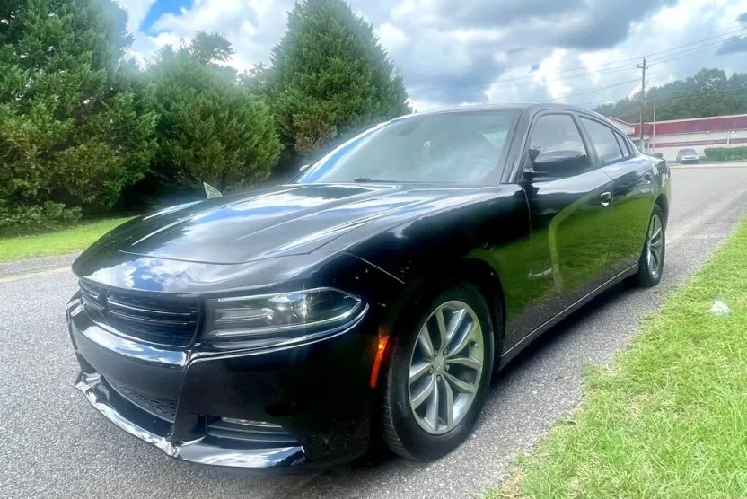 2016 Dodge Charger SXT photo 1