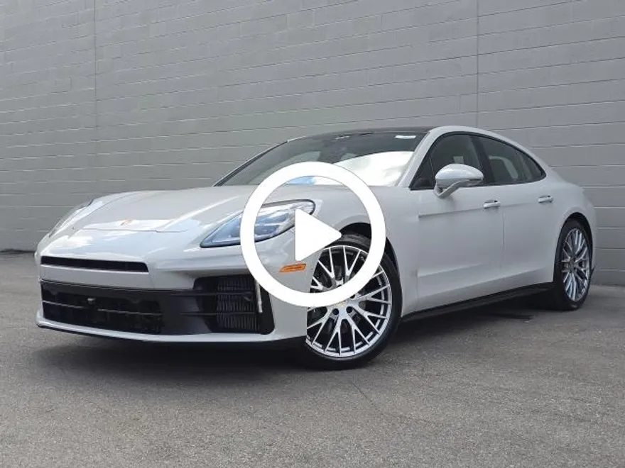 2025 Porsche Panamera 4 photo 1