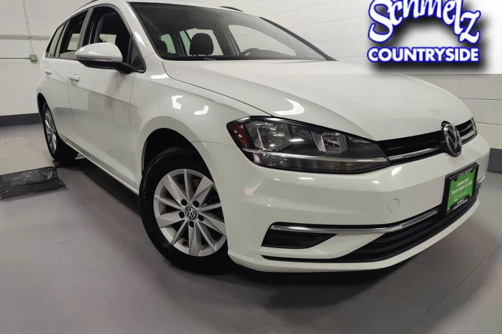 2018 Volkswagen Golf SportWagen S photo 1