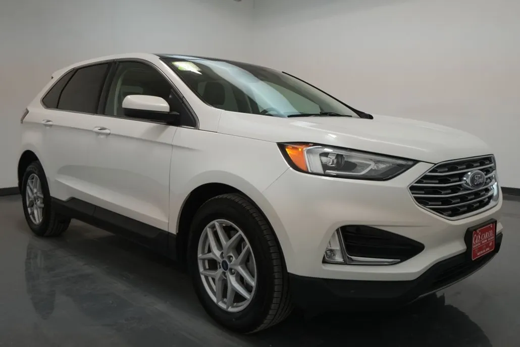 2021 Ford Edge SEL photo 1
