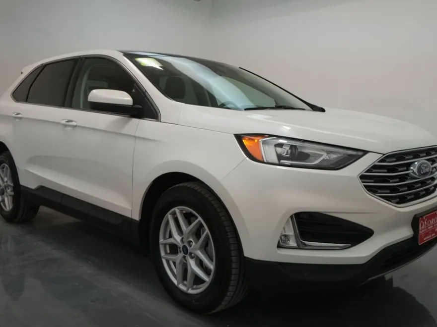 2021 Ford Edge SEL photo 1