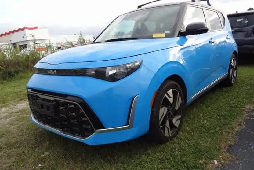 2023 Kia Soul GT-Line photo 1