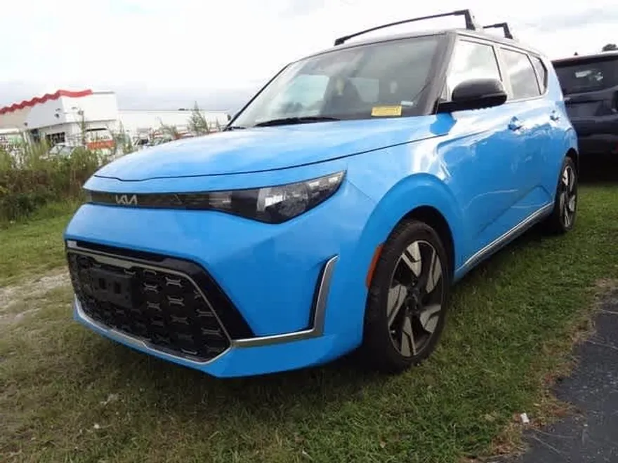 2023 Kia Soul GT-Line photo 1
