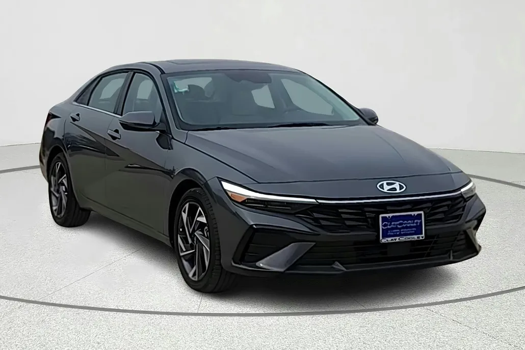 2025 Hyundai Elantra Limited photo 1