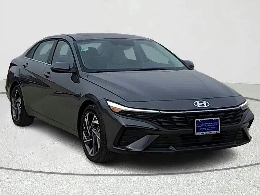 2025 Hyundai Elantra Limited photo 1