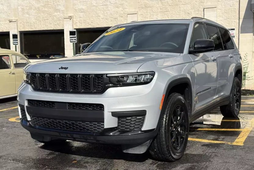 2024 Jeep Grand Cherokee Altitude photo 1