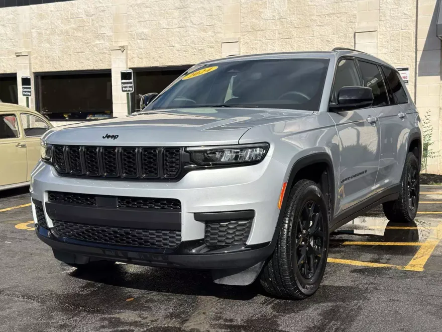 2024 Jeep Grand Cherokee Altitude photo 1