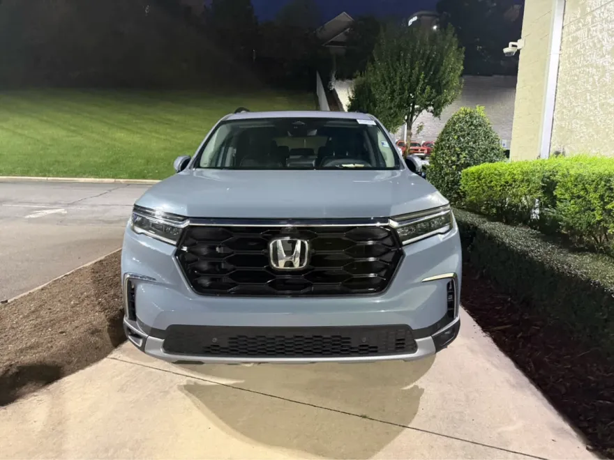 2023 Honda Pilot Elite photo 1