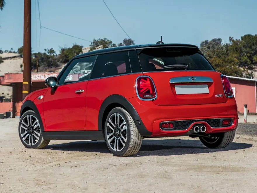 2019 Mini Cooper 4 Door Hardtop S photo 1