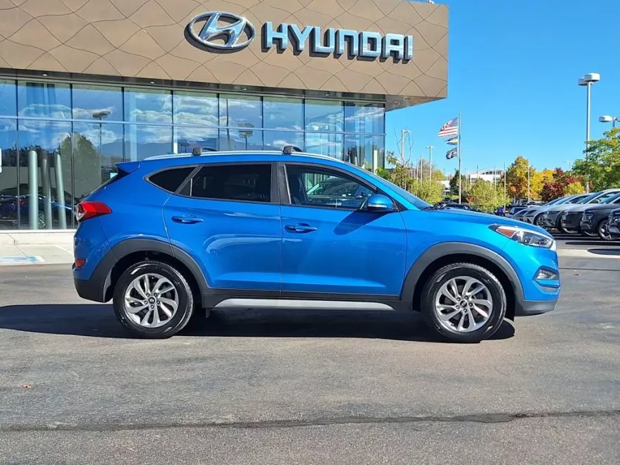 2017 Hyundai Tucson SE Plus photo 1