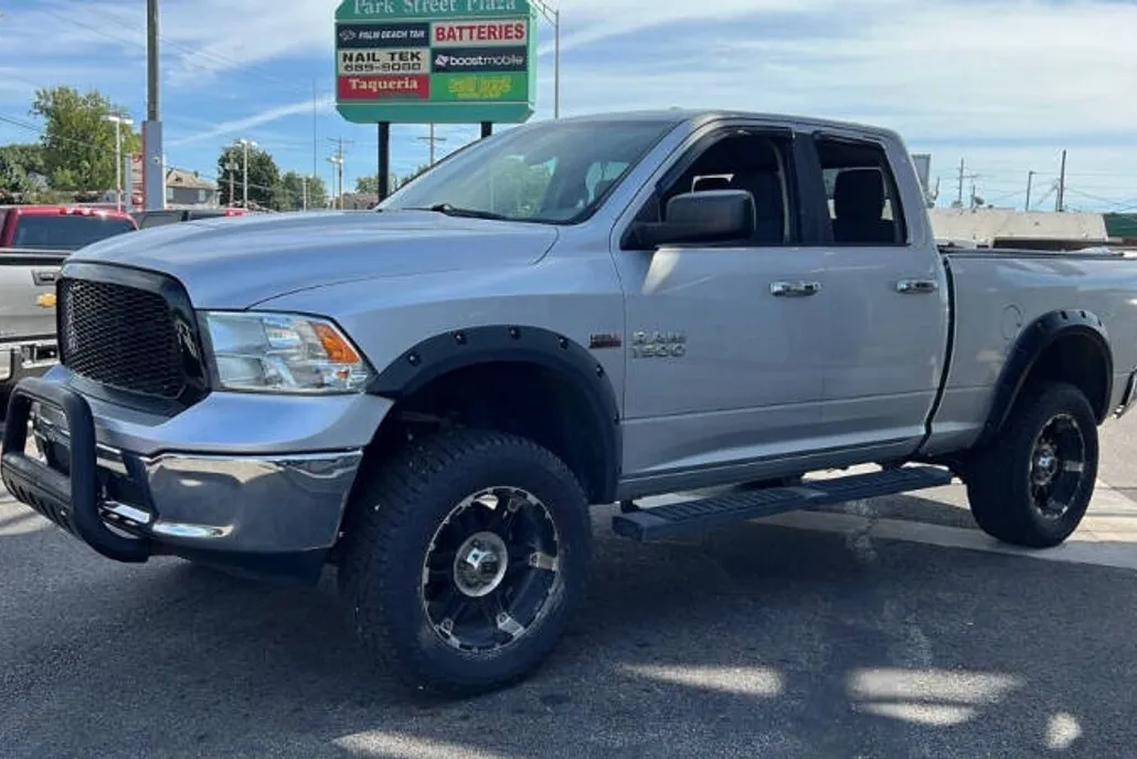 2014 Ram 1500 SLT photo 1