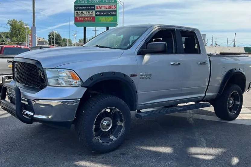 2014 Ram 1500 SLT photo 1