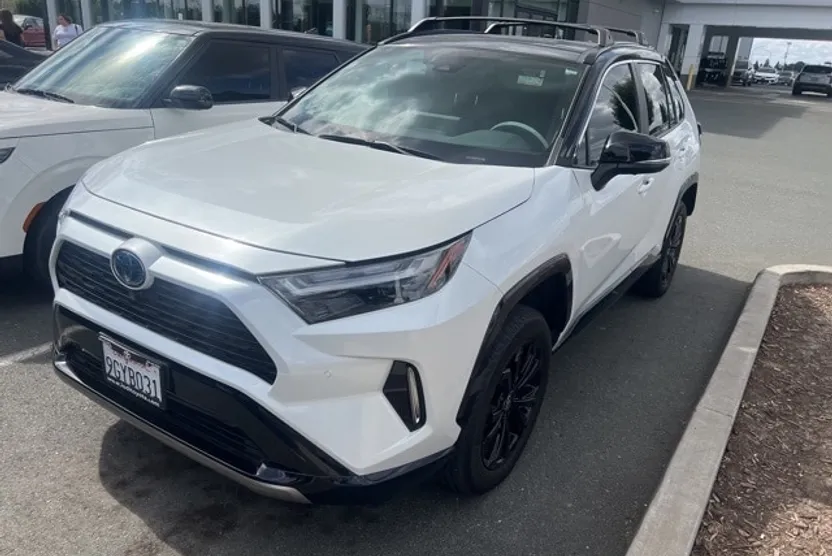 2023 Toyota RAV4 Hybrid XSE photo 1
