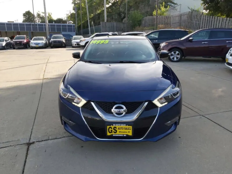 2017 Nissan Maxima SV photo 1