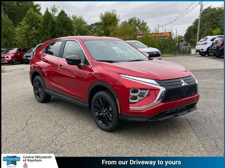 2024 Mitsubishi Eclipse Cross LE photo 1