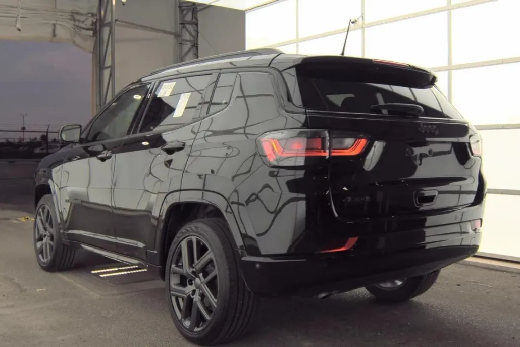 2024 Jeep Compass Limited photo 1