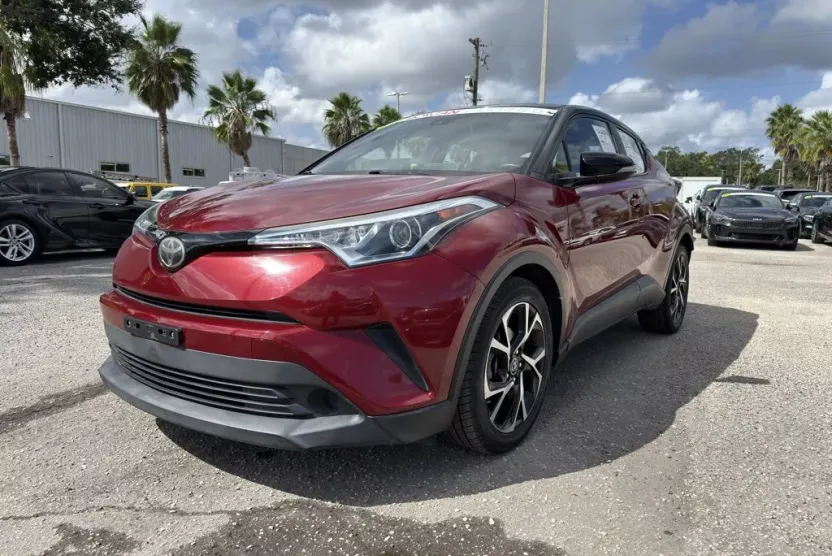 2019 Toyota C-HR XLE Limited photo 1