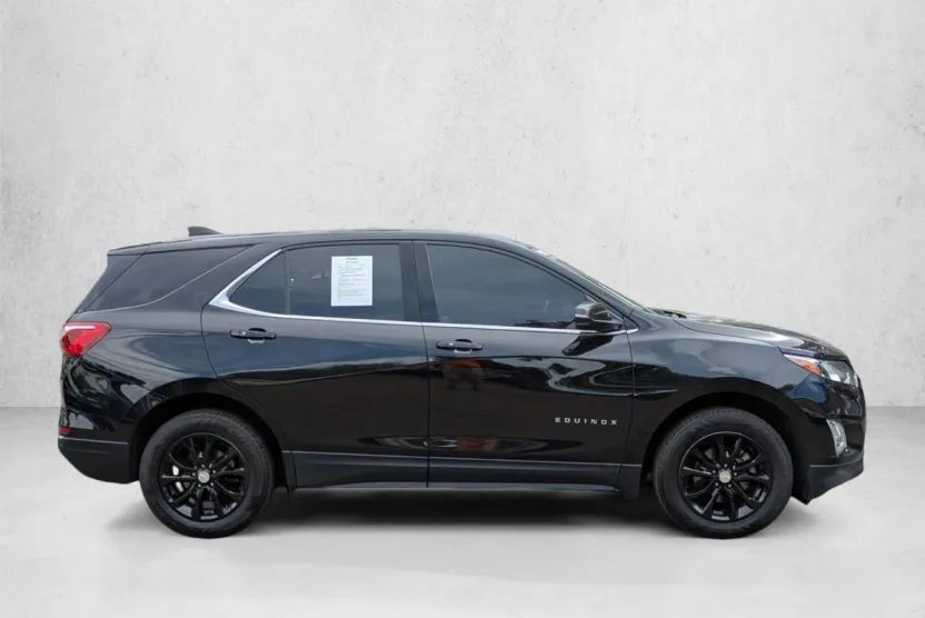2019 Chevrolet Equinox LT photo 1