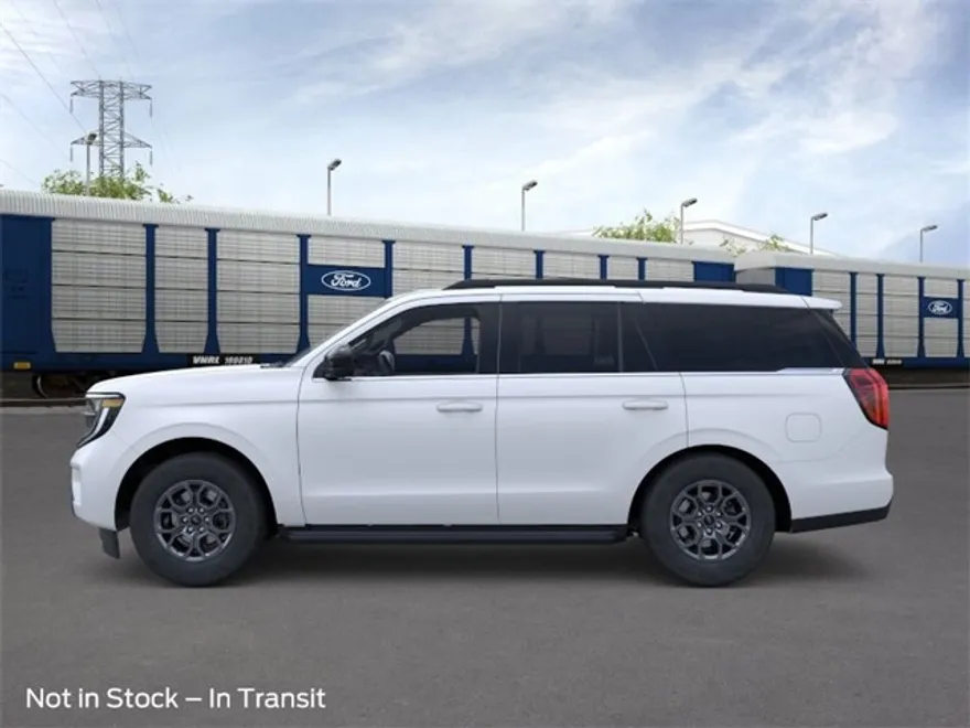 2025 Ford Expedition photo 1