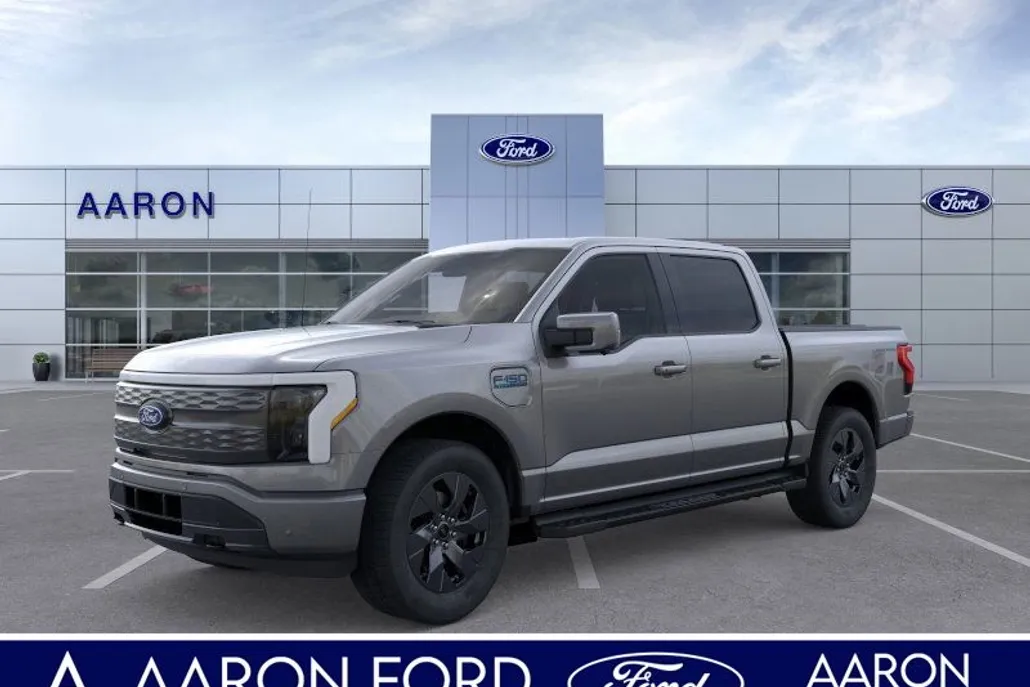 2025 Ford F-150 Lightning Lariat photo 1