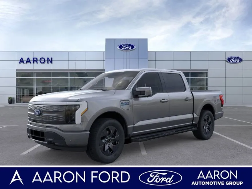2025 Ford F-150 Lightning Lariat photo 1