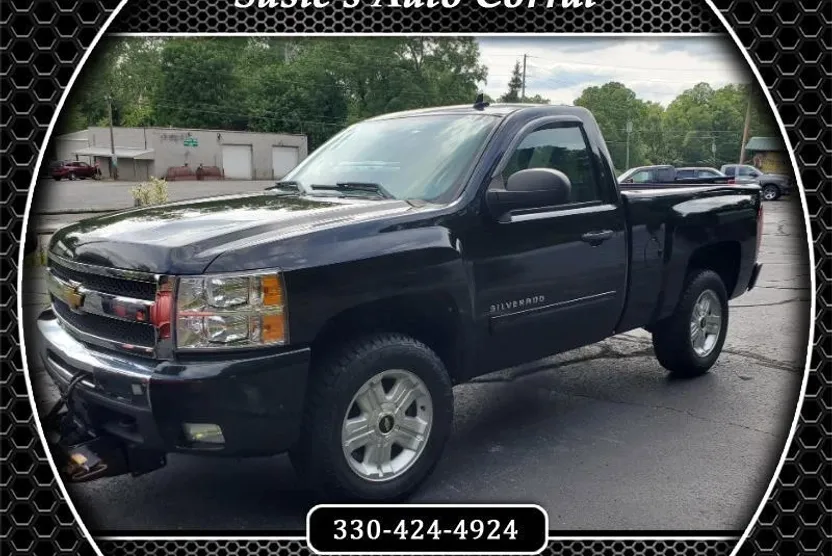 2011 Chevrolet Silverado 1500 LT photo 1