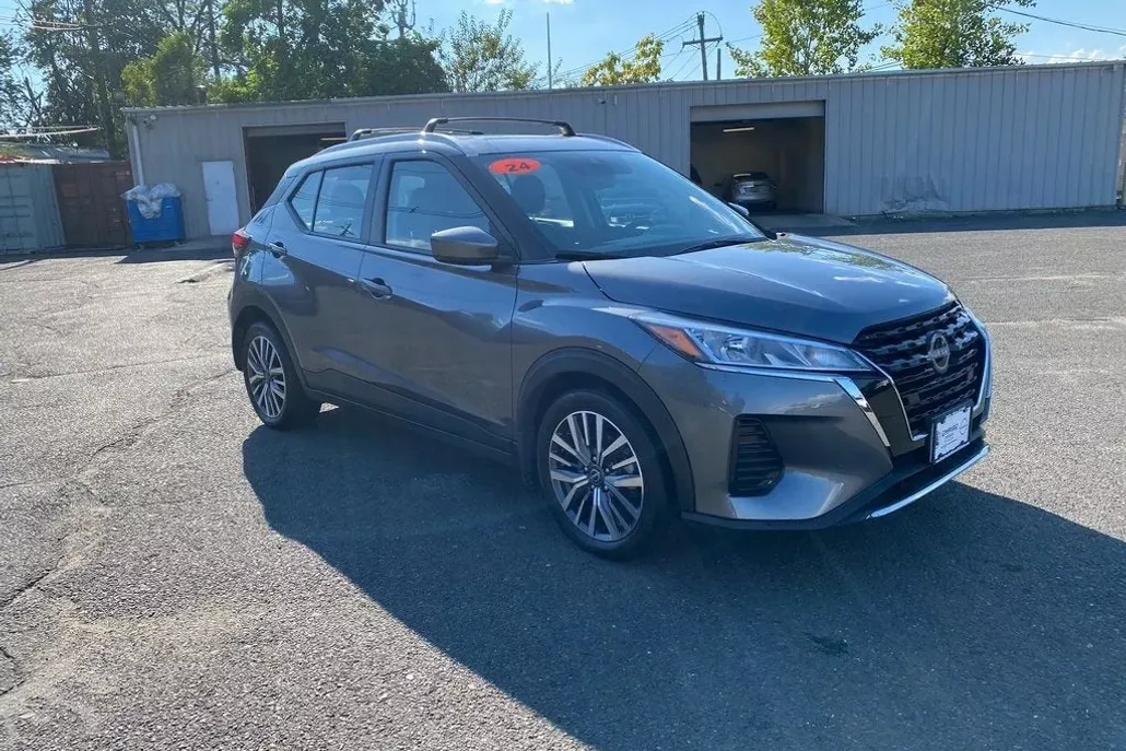 2024 Nissan Kicks SV photo 1