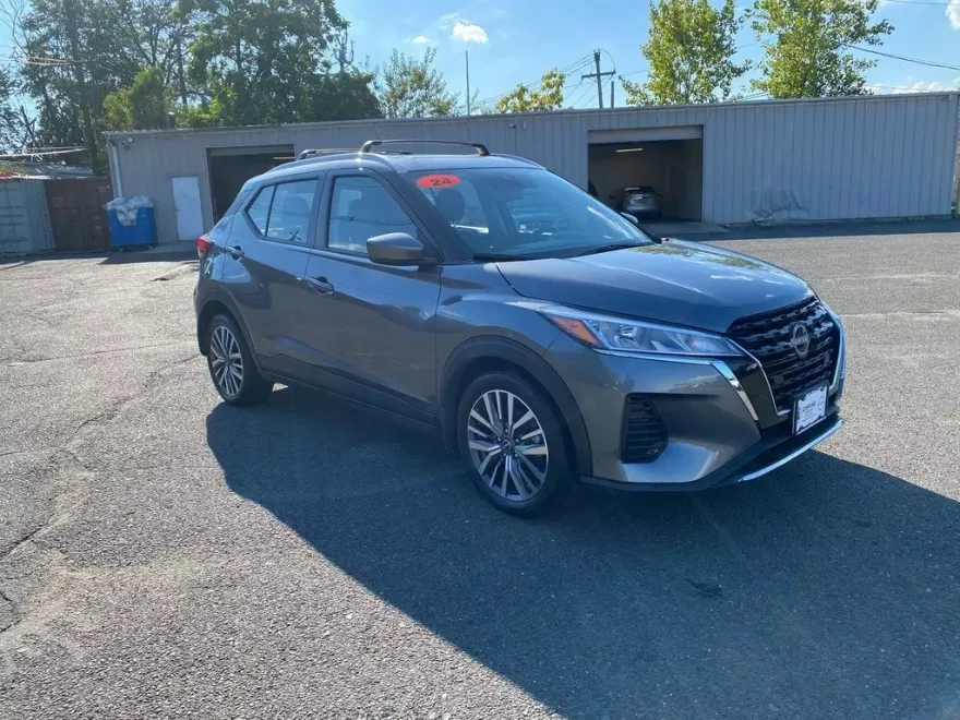 2024 Nissan Kicks SV photo 1