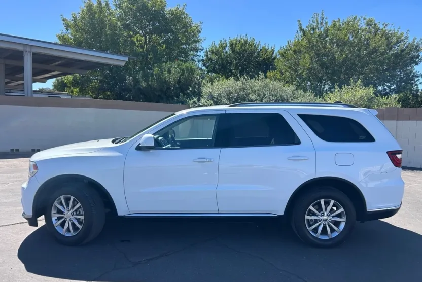2016 Dodge Durango SXT photo 1