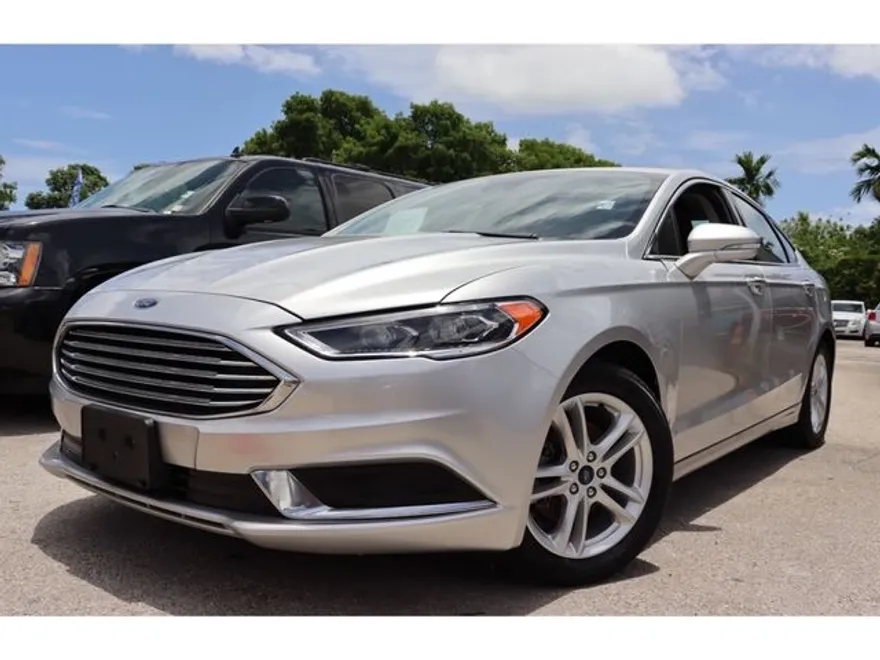 2018 Ford Fusion SE photo 1