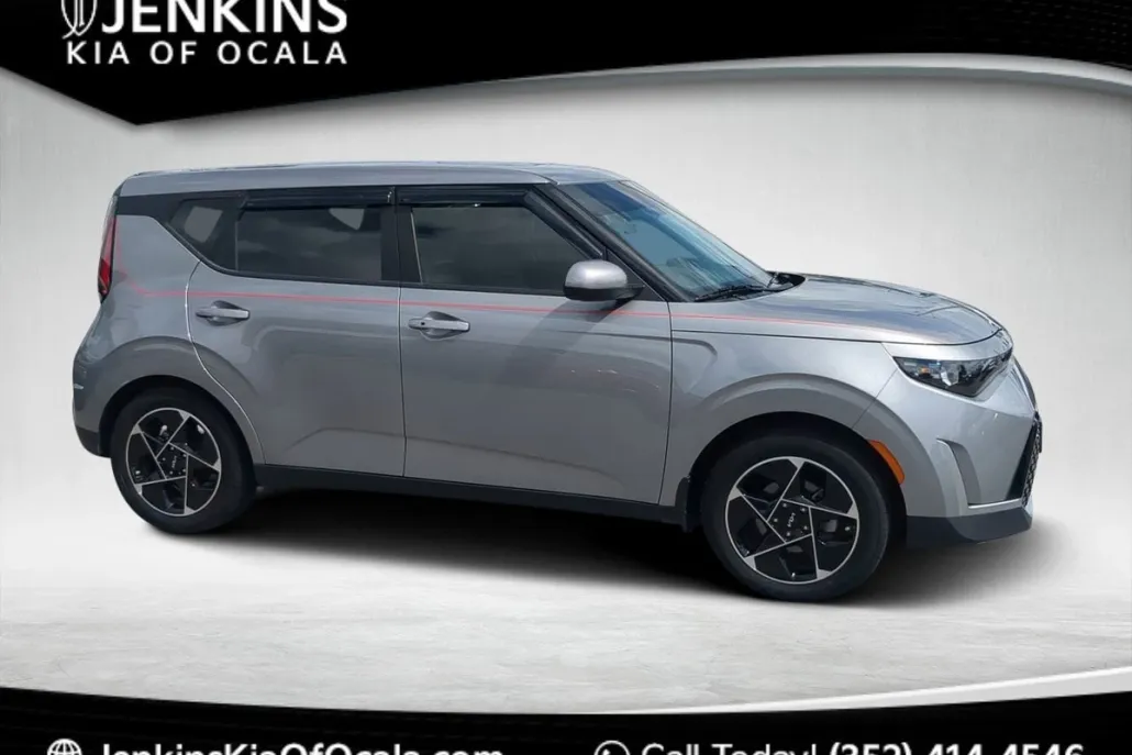 2023 Kia Soul EX photo 1