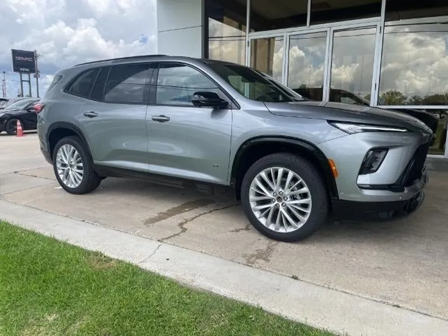 2025 Buick Enclave Sport Touring photo 1
