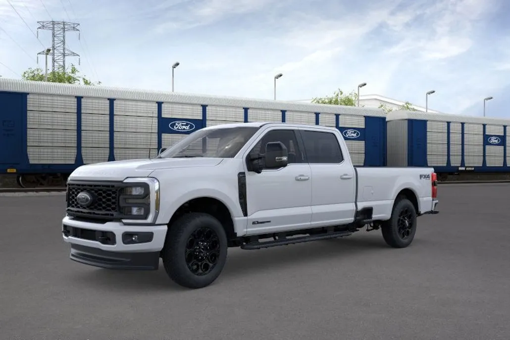 2025 Ford F-350 Lariat photo 1