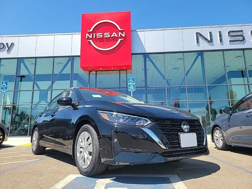2025 Nissan Sentra S photo 1