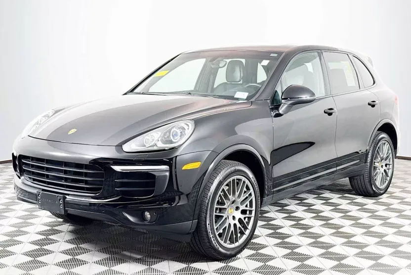 2018 Porsche Cayenne Platinum Edition photo 1