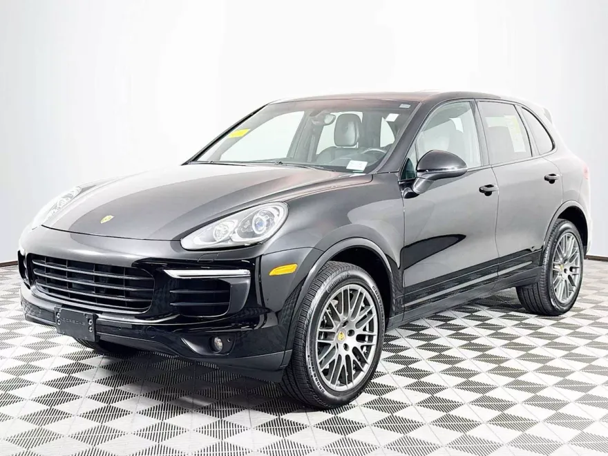 2018 Porsche Cayenne Platinum Edition photo 1