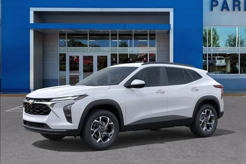 2025 Chevrolet Trax LT photo 1