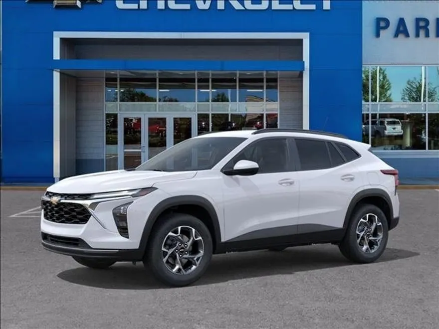 2025 Chevrolet Trax LT photo 1