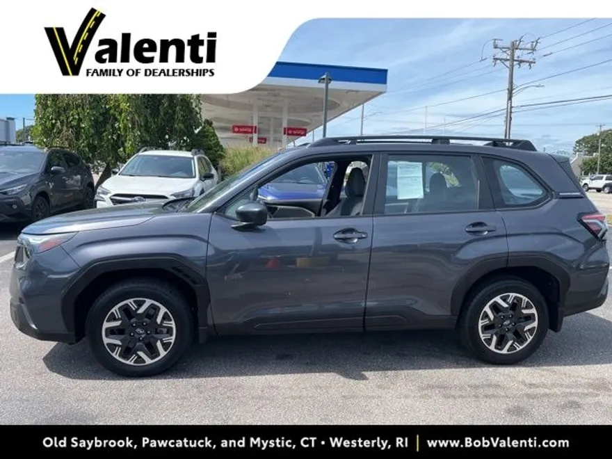 2025 Subaru Forester Base photo 1