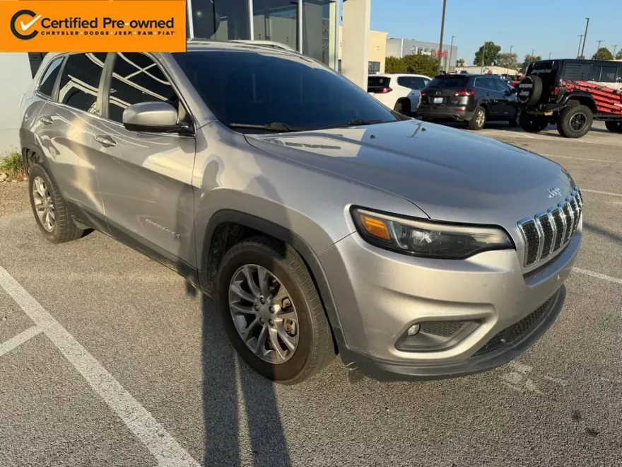 2019 Jeep Cherokee Latitude photo 1